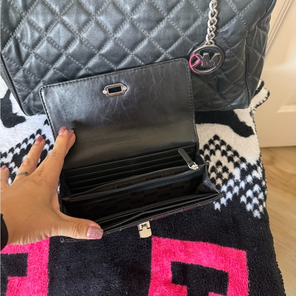 Michael Kors Black Quilted Shoulder Bag - Picture 2 of 4